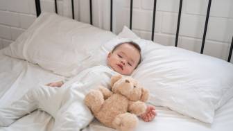 Was sich verändert, wenn Kinder mit einem Kissen schlafen