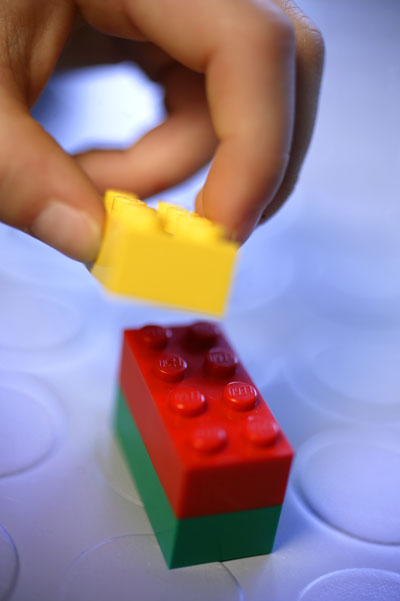 Mit Legosteinen bauen Mit Legosteinen bauen